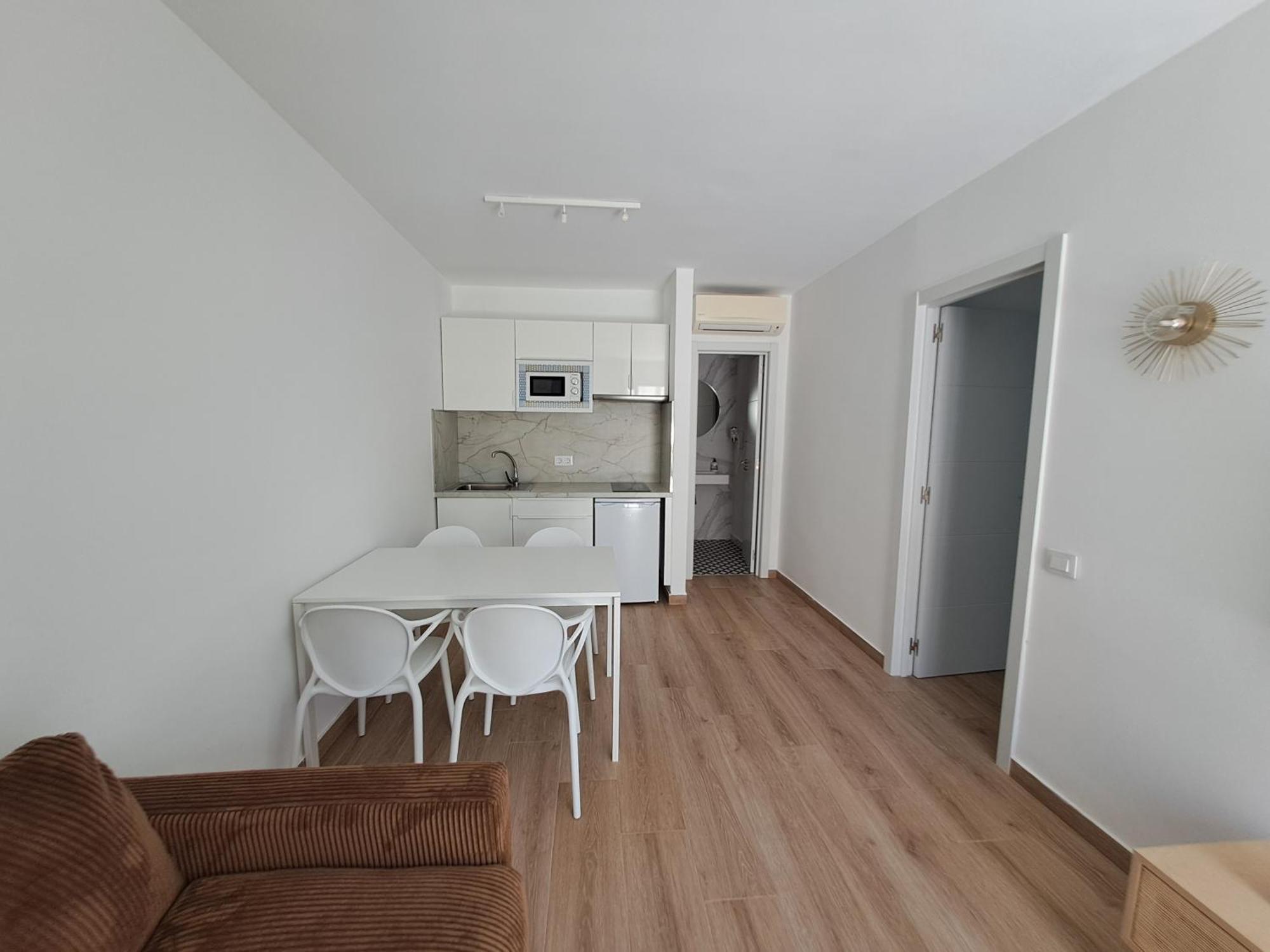 Homeforguest Apartamento 13 Con Terraza Y Piscina En Corralejo Exterior photo