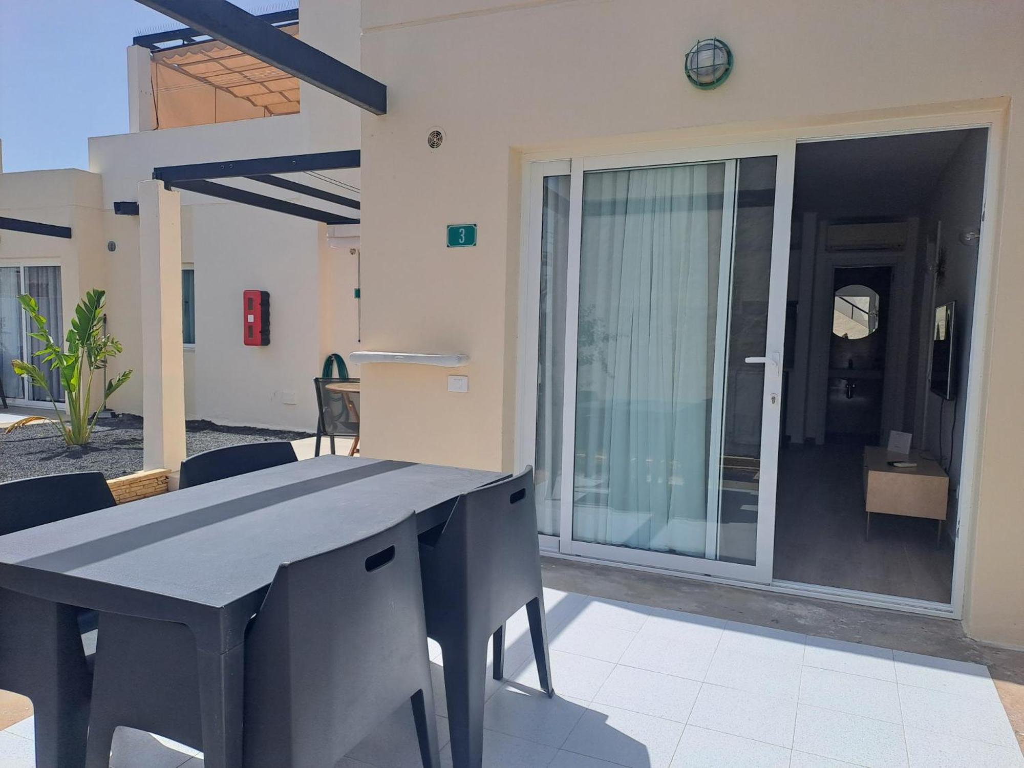 Homeforguest Apartamento 13 Con Terraza Y Piscina En Corralejo Exterior photo