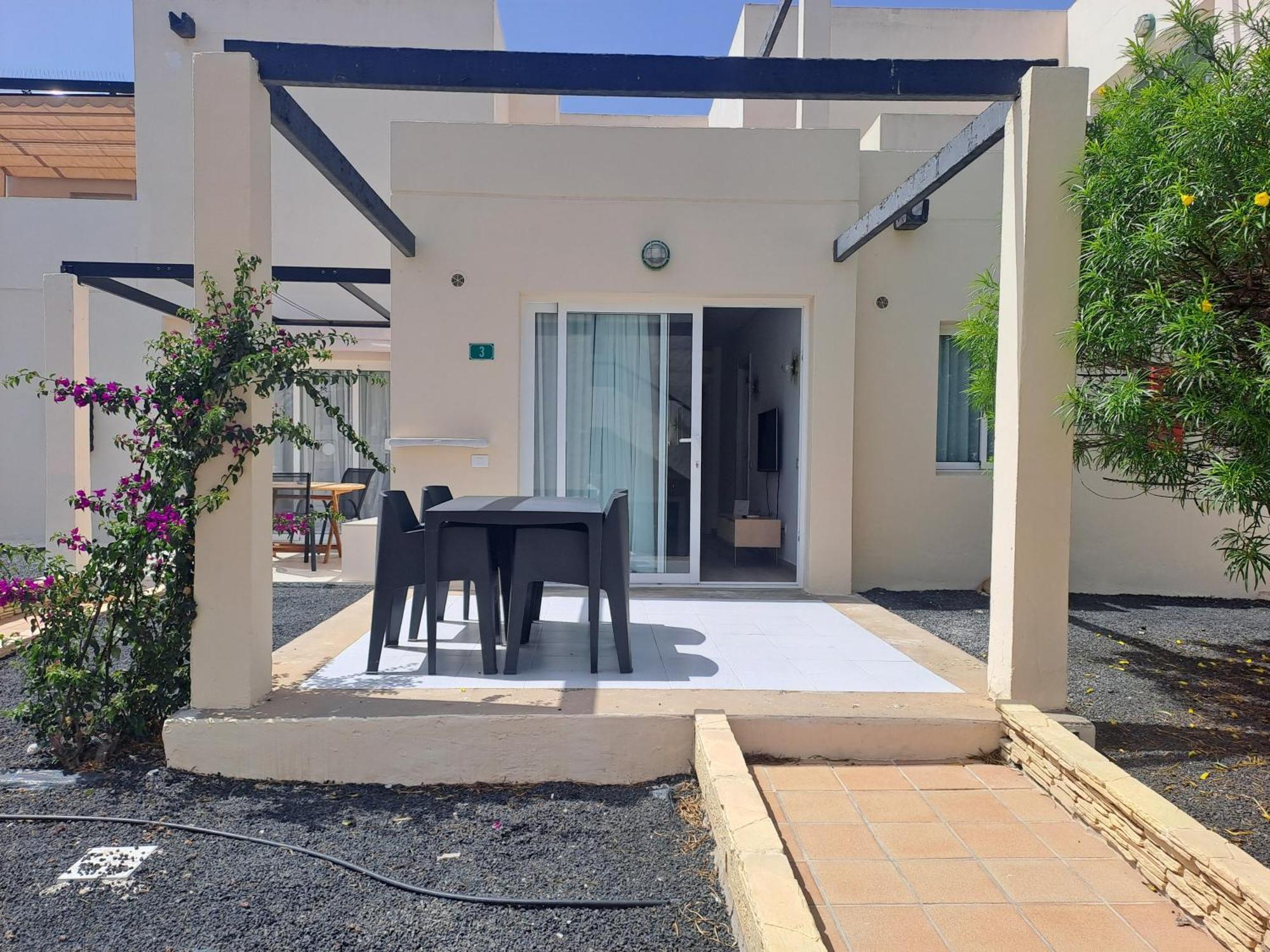 Homeforguest Apartamento 13 Con Terraza Y Piscina En Corralejo Exterior photo